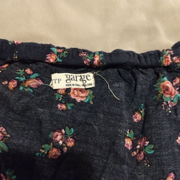 Navy Blue Floral Print Top - Picture 3 of 3